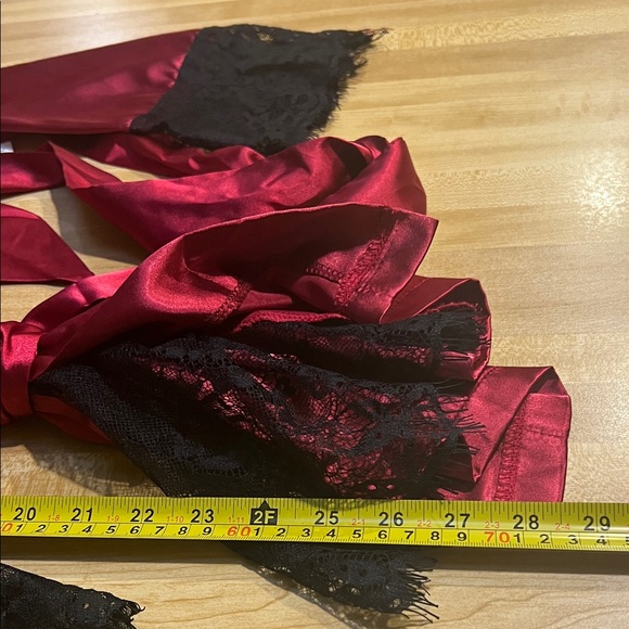 Small Sexy Red Satin Lace Trim Robe. - Picture 5 of 6